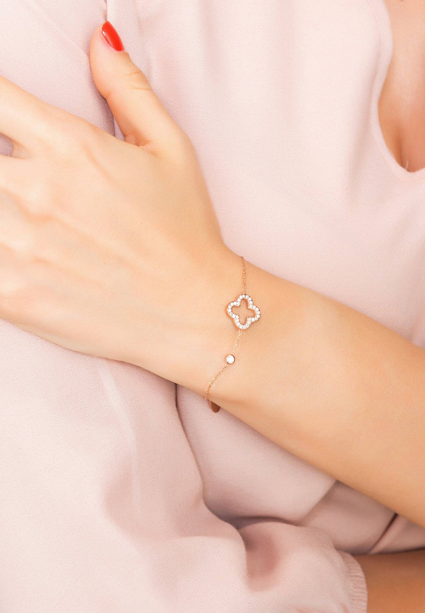 Sara Open Clover Bracelet